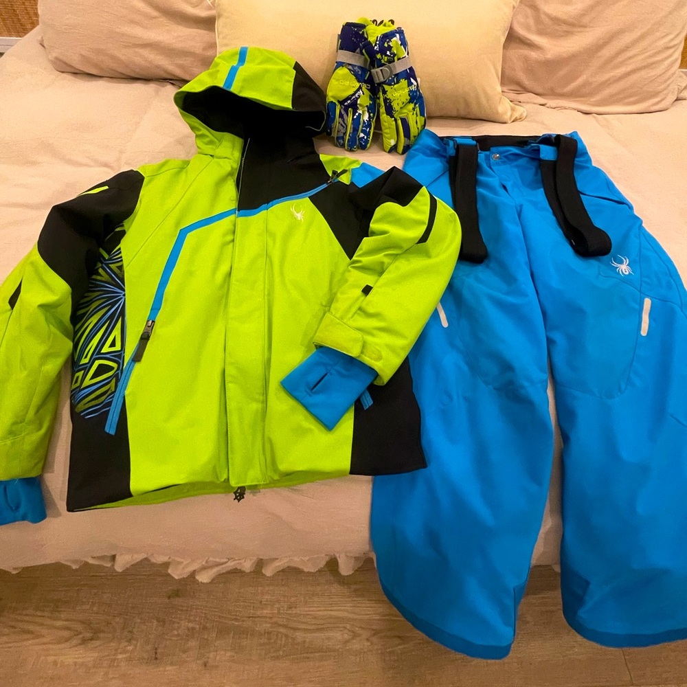Boys Spyder Snow Ski Jacket, pants, and gloves bundle Size 14
